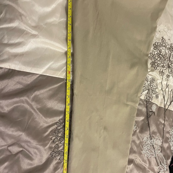 New with tags Ladies Terra & Sky Pants size 3X (24Wx26W) average. - Picture 4 of 8